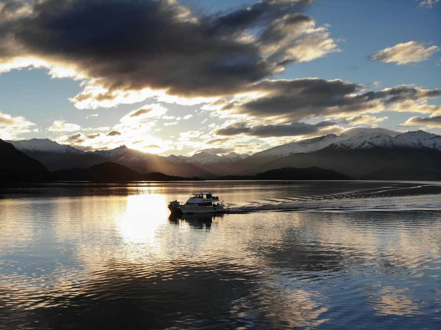 Lake Wanaka Happy Hour Cruise - The crew and the tone on board