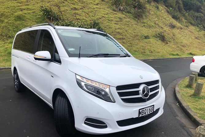 Luxury Airport transfers in Auckland - What happens at Auckland Airport