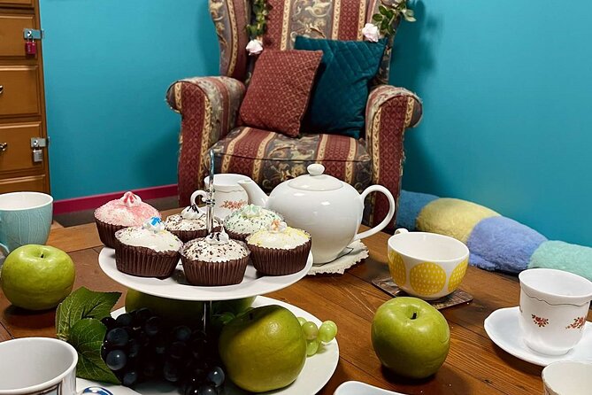Mad Hatter's Hat Escape Room Experiences - Hints keep the clock from becoming a problem