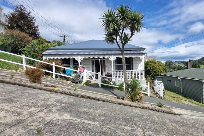 Mainland Peninsula Tour - Larnach Castle gardens and Otago Harbour views