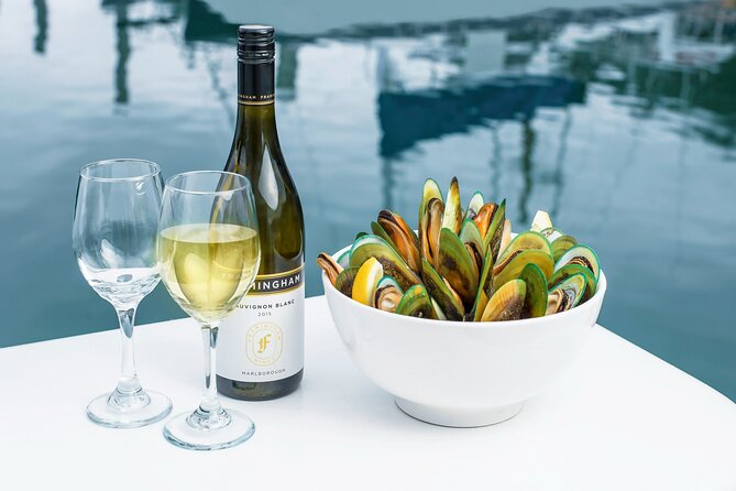 Marlborough Icons Tour - Wine tasting + Cruise - Cruising Queen Charlotte Sound with salmon and mussels