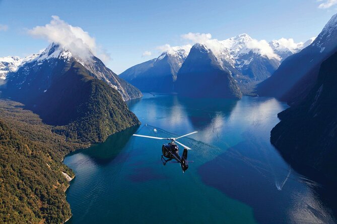 Milford and Fiordland Highlights Tour by Helicopter from Queenstown - Why the pilot makes a difference