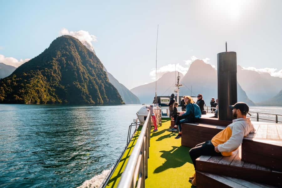Milford Sound: 2-Hour Wildlife & Nature Cruise - The two-hour route toward the Tasman Sea