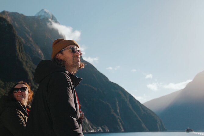 Milford Sound Day Tour with Scenic Cruise from Queenstown - The return flight completes the picture