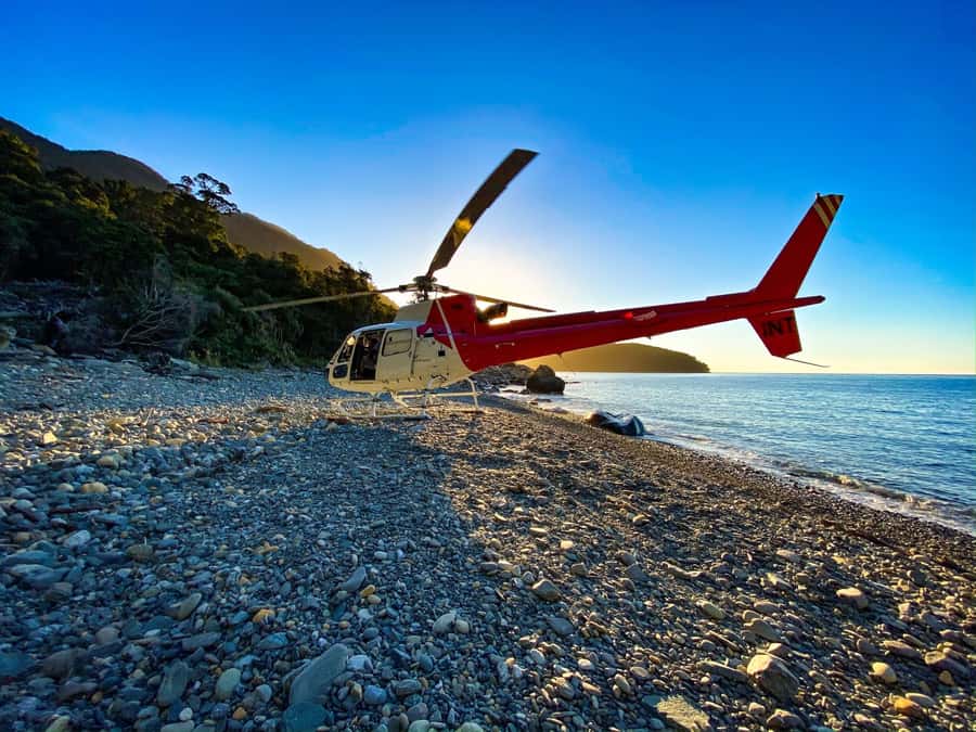 Milford Sound Extended Helicopter Flight & 3 Landings - Why this Milford Sound flight covers more ground