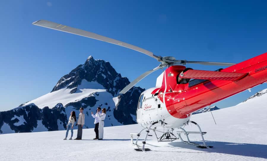 Milford Sound Extended Helicopter Flight & 3 Landings - From Queenstown over the Southern Alps