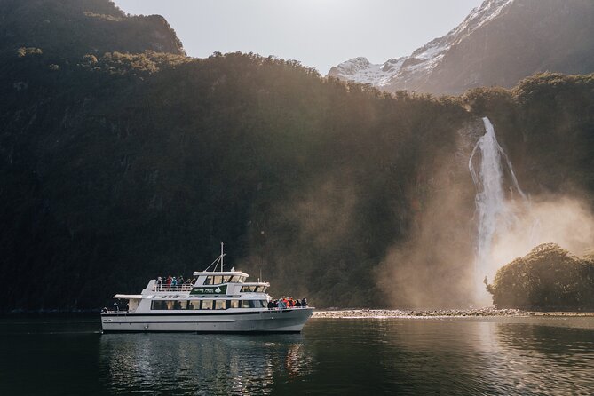 Milford Sound Helicopter and Cruise Tour from Queenstown - Queenstown to Glenorchy by helicopter