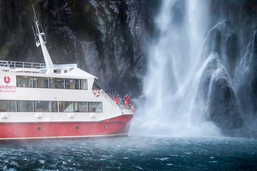 Milford Sound: Nature Cruise - Grand Views & Optional Lunch - Wildlife around Copper Point