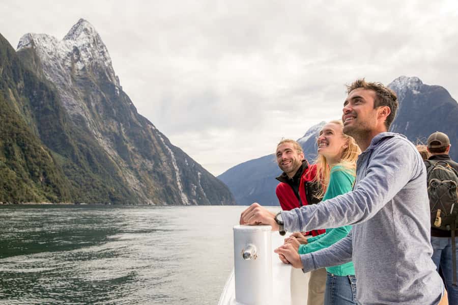 Milford Sound: Nature Cruise - Grand Views & Optional Lunch - Choosing the right departure and lunch