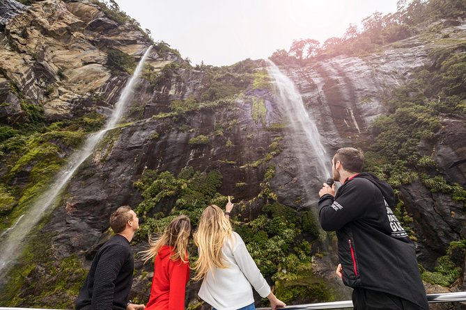 Milford Sound Nature Cruise with Southern Discoveries - The first views of Fiordland National Park