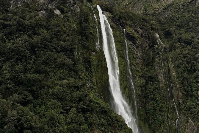 Milford Sound Private Day Trip from Queenstown via Te Anau - The return through Te Anau is practical, not glamorous