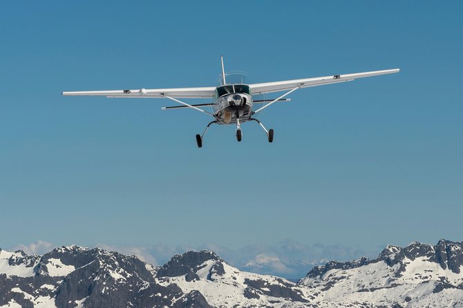 Milford Sound Scenic Flight with Landing from Queenstown - Small aircraft details and comfort