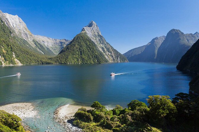 Milford Sound Small Group Tour, Cruise & Picnic Lunch - Through the Homer Tunnel into Cleddau Valley