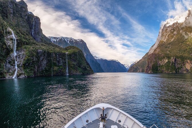 Milford Sound Tour from Queenstown with Cruise - Hollyford Lookout explains the valleys