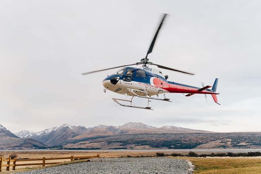 Mount Cook: 20-Minute Alpine Vista Helicopter Flight - Crossing the Ben Ohau high country