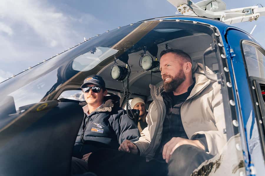 Mount Cook: 20-Minute Alpine Vista Helicopter Flight - Returning through glacier-carved valleys