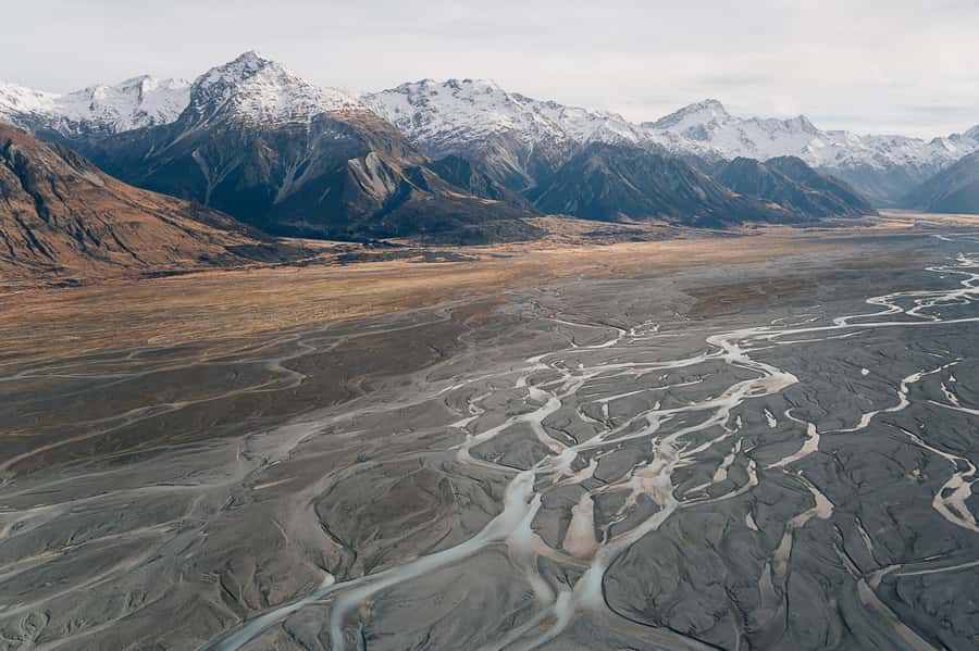 Mount Cook: 20-Minute Alpine Vista Helicopter Flight - Rising above Lake Pukaki