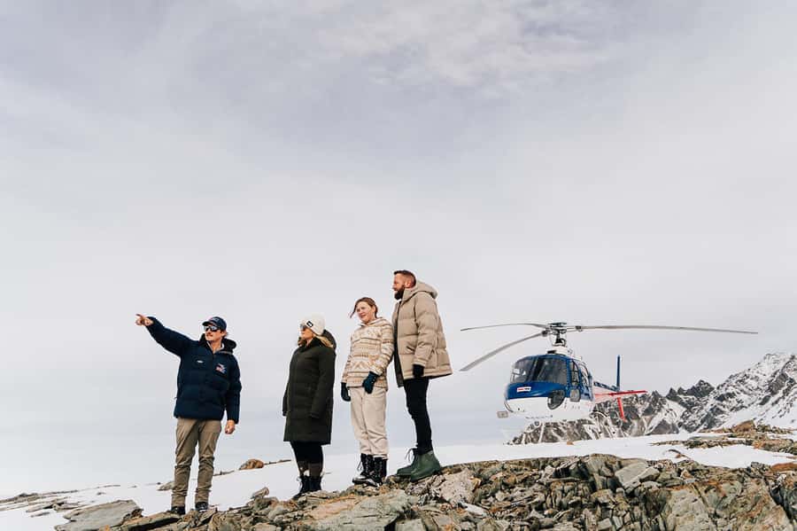 Mount Cook: Alpine Explorer 35 Minute Flight - Small groups make a difference
