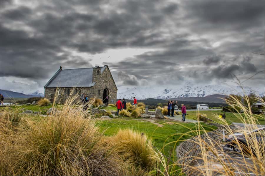 Mount Cook Full-Day Tour: Queenstown to Christchurch - What the driver guide adds to the day