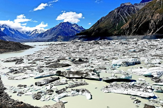 Mount Cook, Lake Tekapo and Tasman Glacier Tour from Christchurch - Geraldine and the road into the Mackenzie Basin