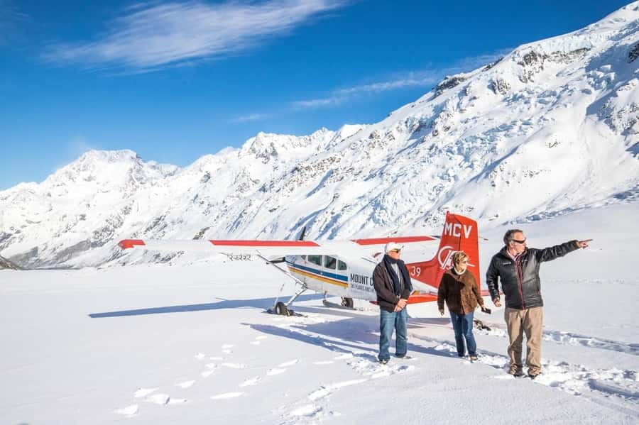 Mount Cook: Ski Plane and Helicopter Glacier Combo Flight - Who will get the most from this flight