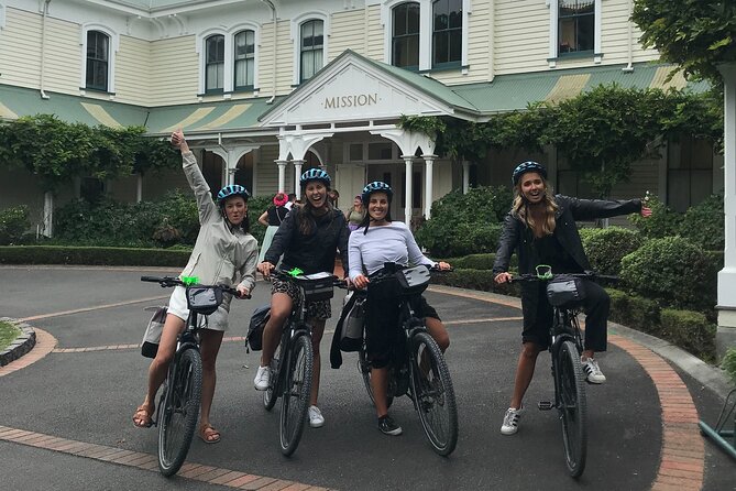 Napier: Cycle to Wineries - Half Day, self-guided - Starting at Marine Parade beside Napier’s Pacific shore