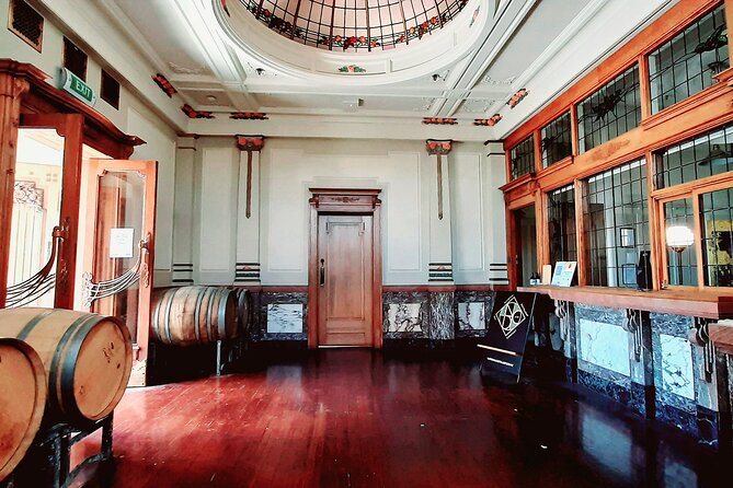 Napier Gourmet Winery Luncheon + tastings at 3 Great Wineries - Ross and the value of a local guide