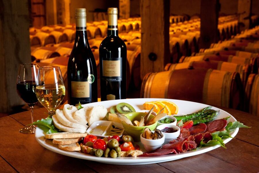 Napier: Winery + Gin Tasting Tour with Lunch Thu Fri Sat - How the five and a half hours work