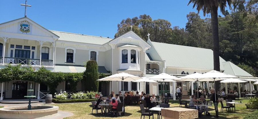 Napier: Winery + Gin Tasting Tour with Lunch Thu Fri Sat - Who will enjoy this Napier wine tour