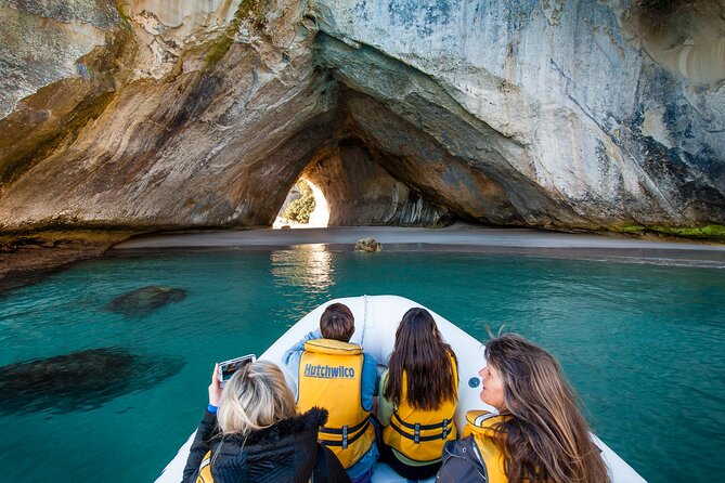 One Hour Cathedral Cove Boat Tour in Hahei - A quick ride, not a slow cruise