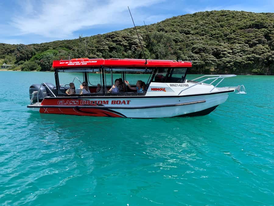 Paihia: Glass Bottom Boat Tour to the Hole in the Rock - Sailing past Deep Water Cove and Okahu Passage
