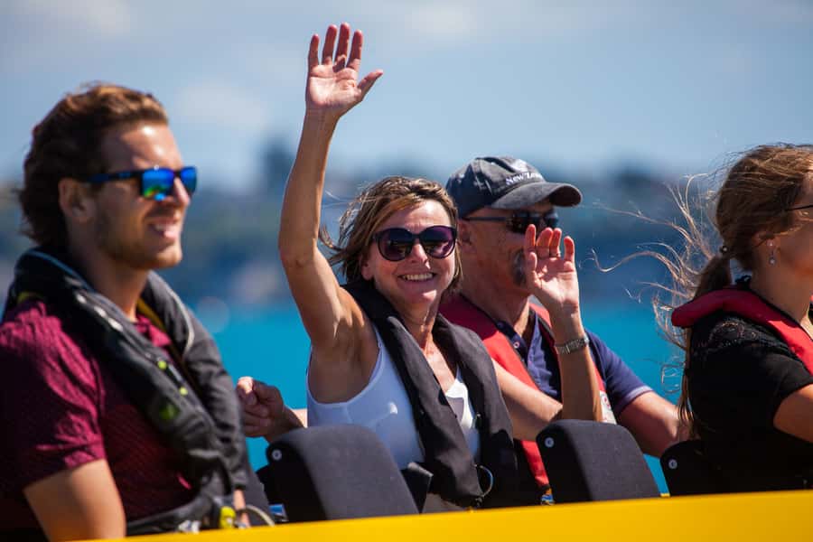 Paihia: Hole in the Rock Fast Boat Ocean Adventure - Racing among the 144 islands