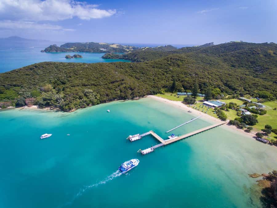 Paihia/Russell: Hole in the Rock and Bay of Islands Cruise - A 4.5-hour route through the Bay of Islands