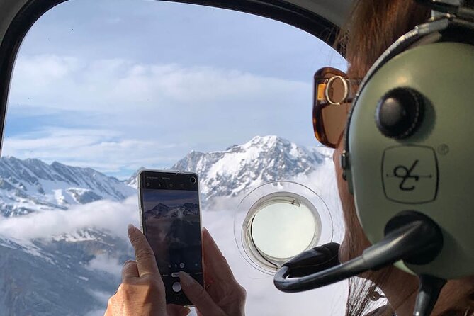 Pilot’s Choice: 2 Glaciers & Snow Landing – 35min - The snow landing and the 10-minute pause