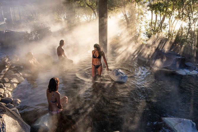 Polynesian Spa Rotorua: Deluxe Lake Spa Hot Spring Bathing - Changing rooms and what comes with admission
