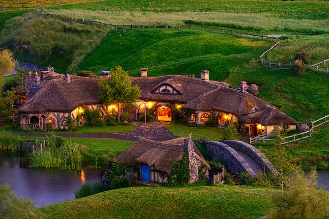 Private 2 Day Tour: Hobbiton, Waitomo, Rotorua Geothermal & Hamilton Gardens - Key points before you book