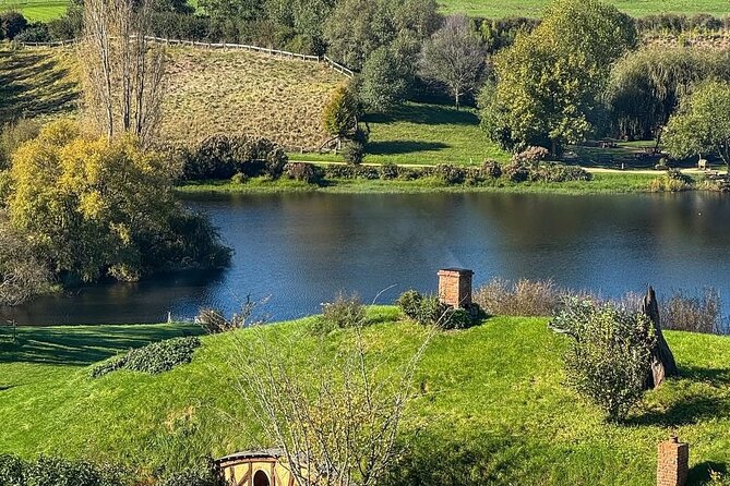 Private Hobbiton Movie Set and Rotorua Day Trip from Auckland - Te Puia adds Māori culture to the day