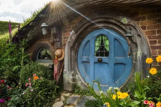 Private Hobbiton, Waitomo Caves, Blue Spring & Hamilton Transfer - Hobbiton, where the film set becomes a guided visit