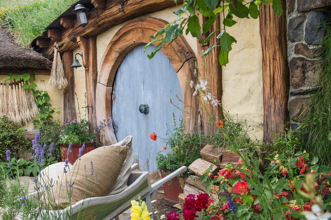 Private Journey to Middle-earth: Hobbiton Movie Set - Ex Auckland - The Auckland departure and Waikato drive