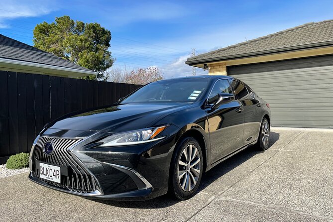 Private Luxury Airport Transfers in Auckland – Sedans & Vans - Small comforts that make a difference