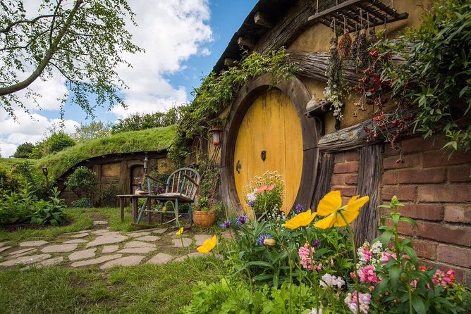 Private Luxury Tour to Hobbiton Movie Set & Waitimo Glowworm Cave - Walking through Hobbiton’s round doors