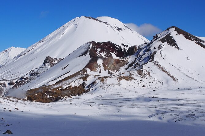 Private Tongariro Crossing Guided Walk - Craters, mineral colors, and the Emerald Lakes