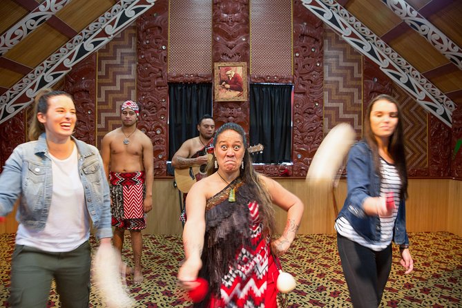 Private Tour From Auckland to Rotorua & Waitomo Glowworm Caves, Small group - The Waitomo Glowworm Caves are worth the long transfer