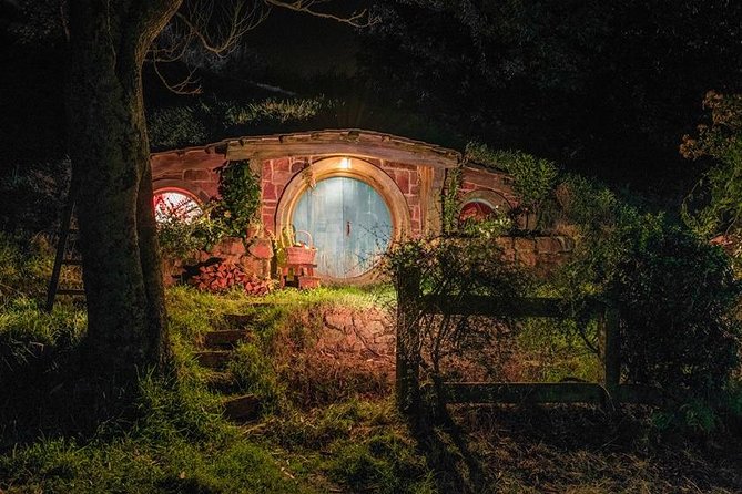 Private tour - Hobbiton Movie Set Evening Banquet Return from Auckland - Should you book the Hobbiton Evening Banquet?