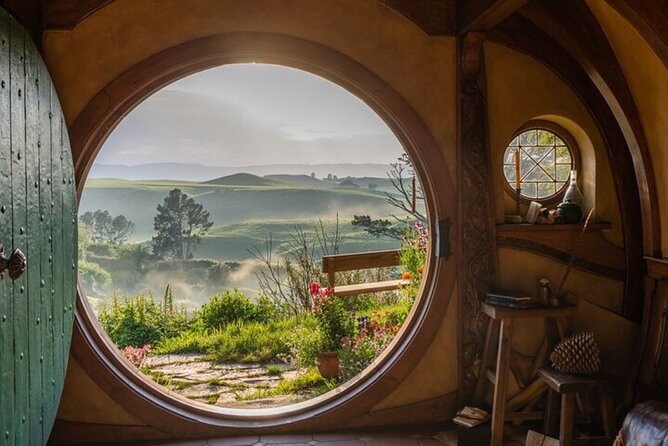 Private Tour: Hobbiton Movie Set, Rotorua Mud Pool & Treewalk - Who should choose this Auckland day tour?