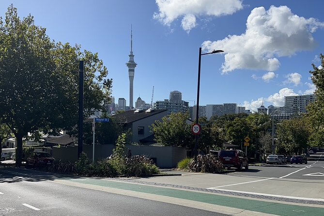 Private Transfer From Auckland City To Auckland Airport - Early and late departures need extra care