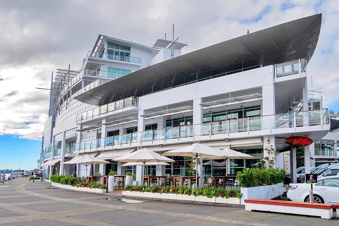Private Transfer From Cruise Ship To Auckland Airport - A direct 30 to 45 minute ride to Auckland Airport