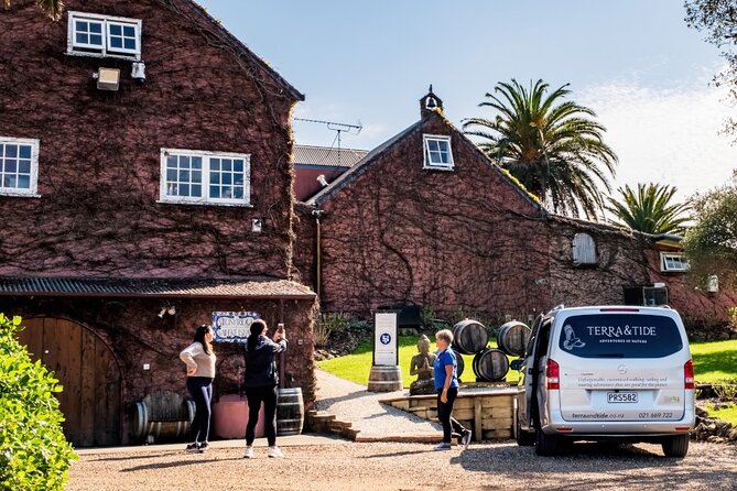 Private Waiheke Food & Wine Tour - How the private vehicle changes the experience