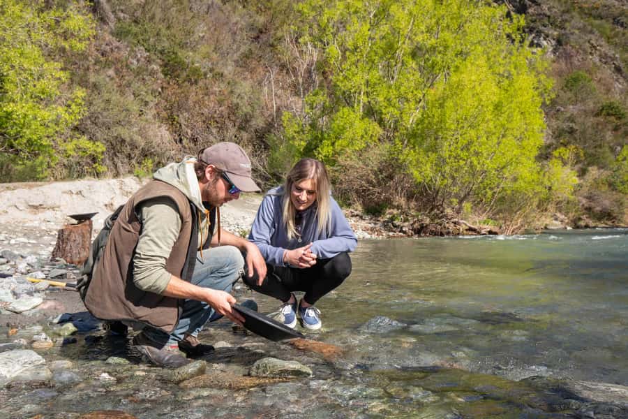 Queenstown: 4WD Lord Of the Rings Tour Half-Day Tour - The Arrow River 4WD section