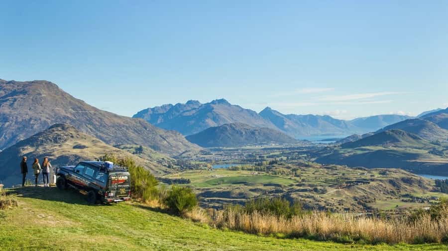 Queenstown: Full-Day 4WD Lord of Rings Tour with Lunch - The Lord of the Rings connection: helpful, but guide quality matters